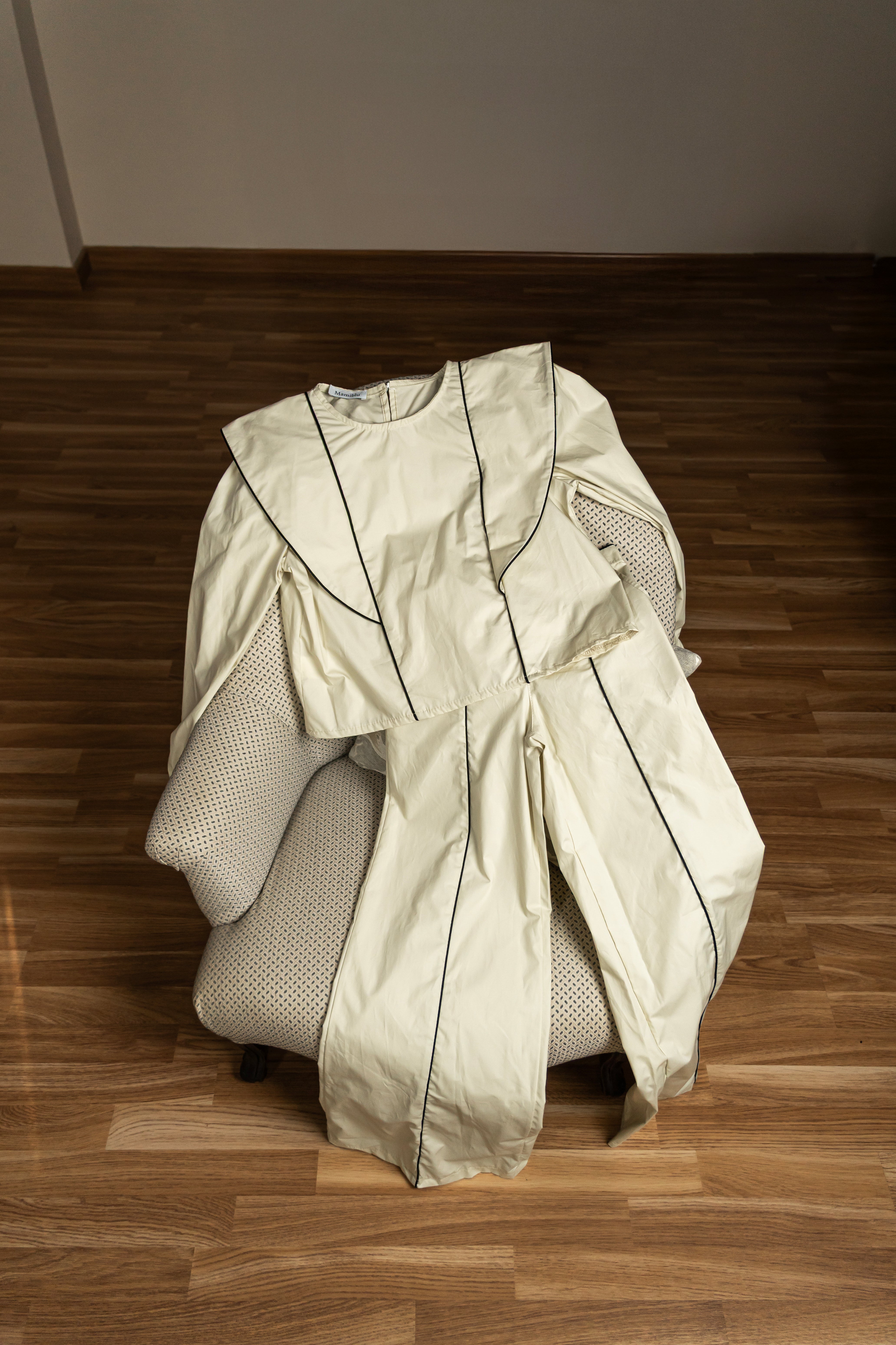 Camisa Crema Con Negro